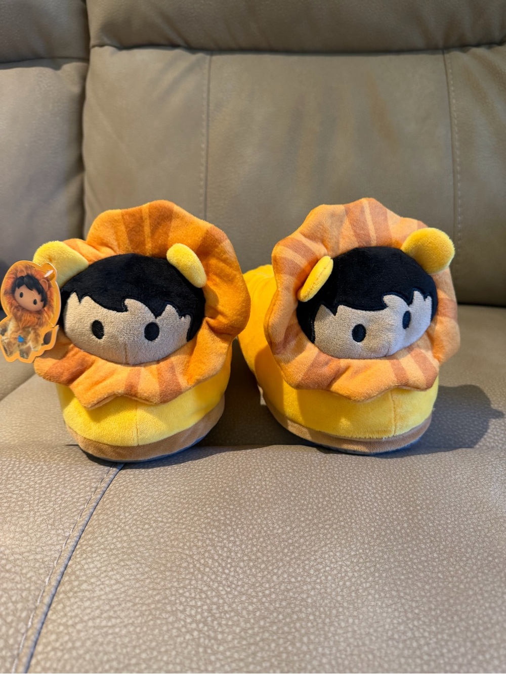 RARE⚡️Salesforce Lionheart Plush Slippers L/XL NWT Rare Employee Dreamforce Swa